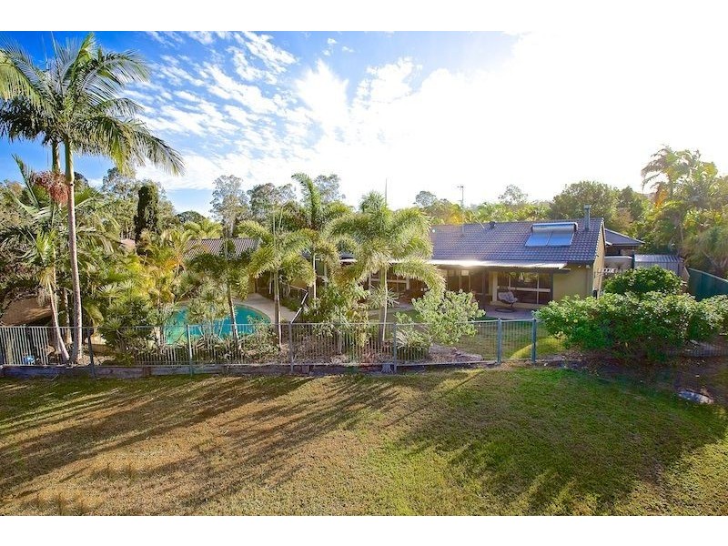 12 Wilmington Crt, Helensvale QLD 4212