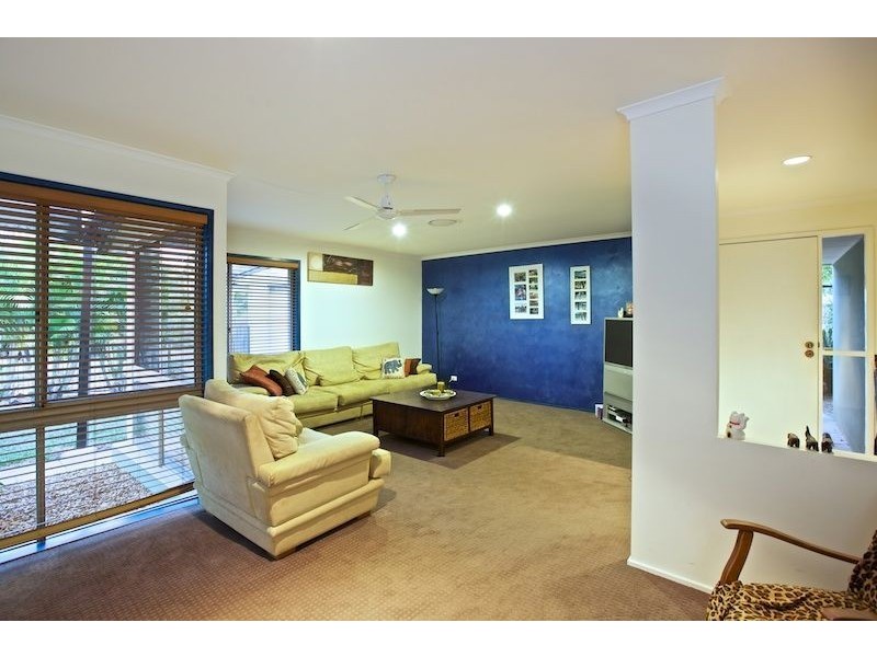 12 Wilmington Crt, Helensvale QLD 4212