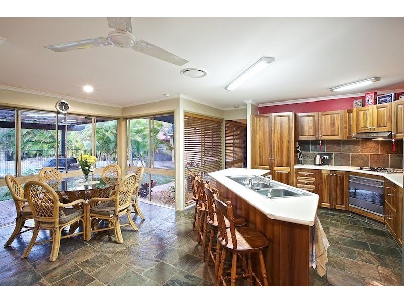 12 Wilmington Crt, Helensvale QLD 4212