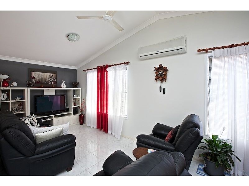 67 Serafina Drive, Helensvale QLD 4212