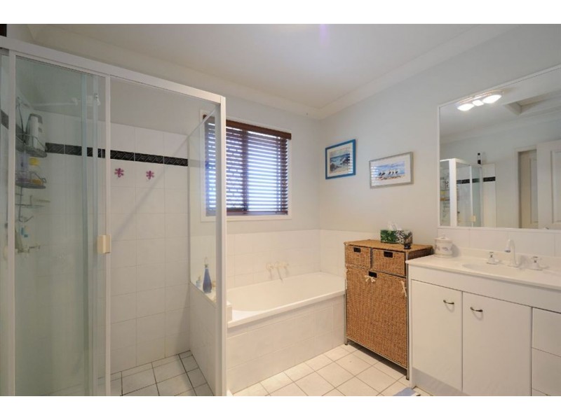 38 Serafina Drive, Helensvale QLD 4212