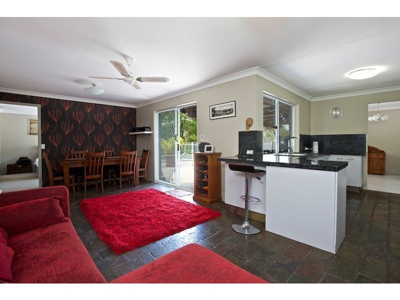 4 Dubbo Crt, Helensvale QLD 4212