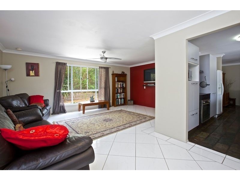 4 Dubbo Crt, Helensvale QLD 4212