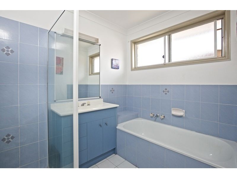 4 Dubbo Crt, Helensvale QLD 4212