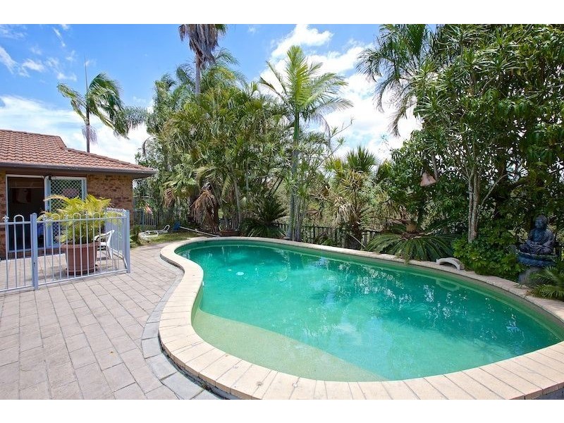 4 Dubbo Crt, Helensvale QLD 4212