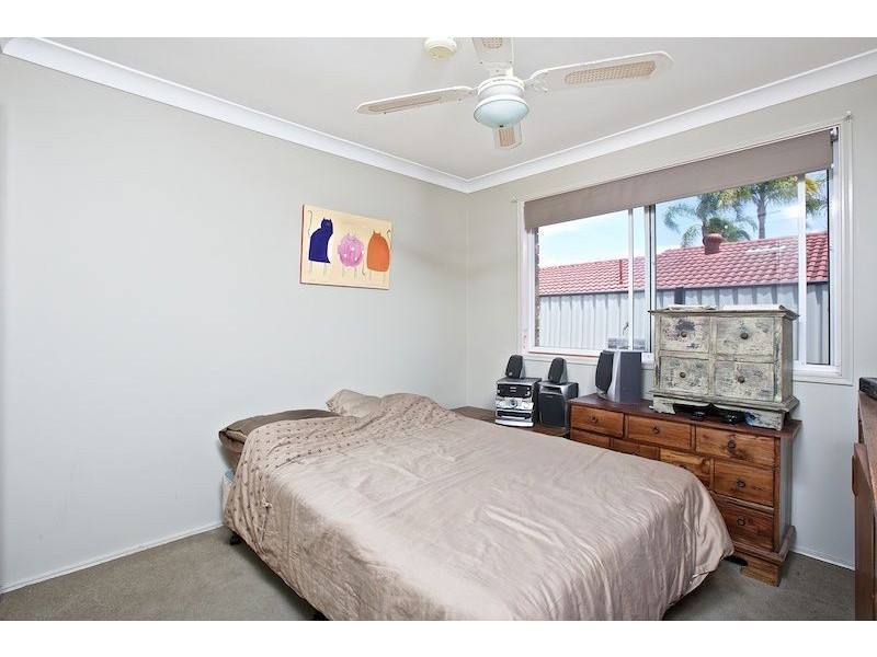 4 Dubbo Crt, Helensvale QLD 4212