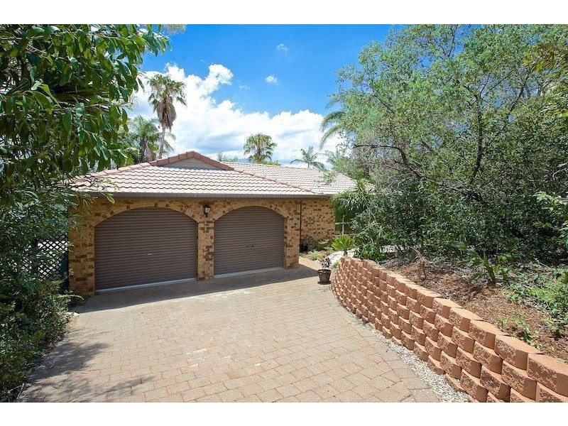 4 Dubbo Crt, Helensvale QLD 4212