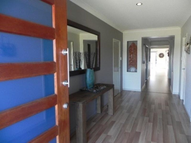 16 Faraday Crescent, Pacific Pines QLD 4211