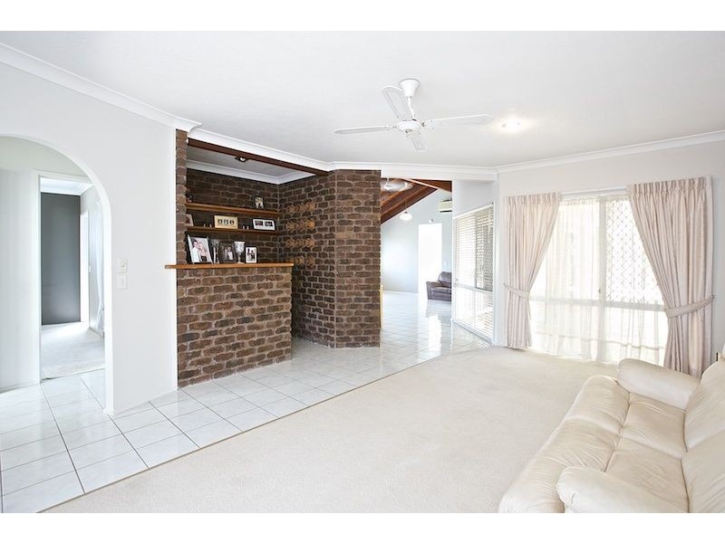 1 Wilmington Court, Helensvale QLD 4212