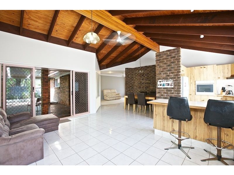 1 Wilmington Court, Helensvale QLD 4212