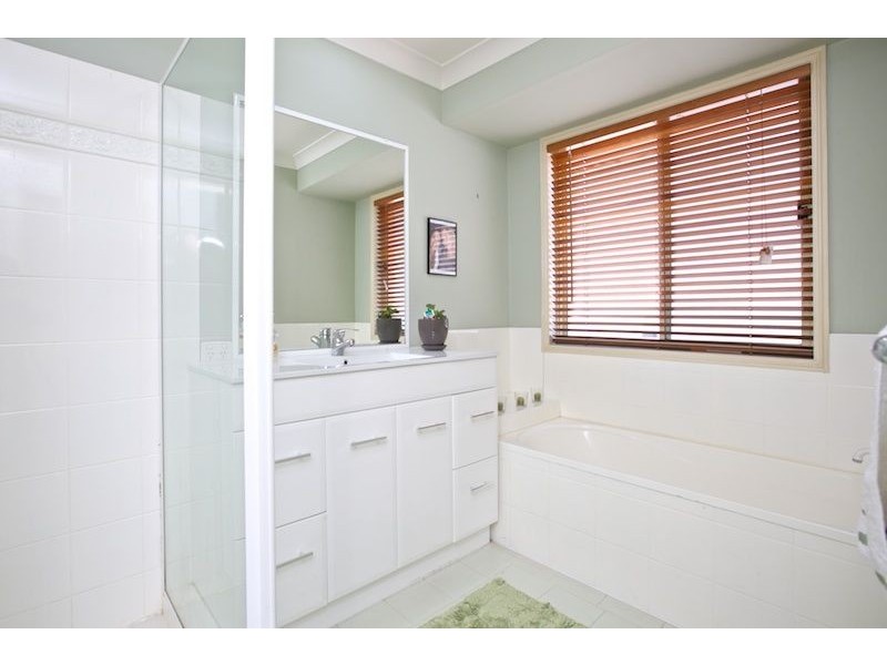 20 Cootharaba Drive, Helensvale QLD 4212