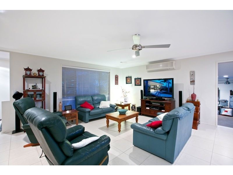 24 Tamworth Drive, Helensvale QLD 4212