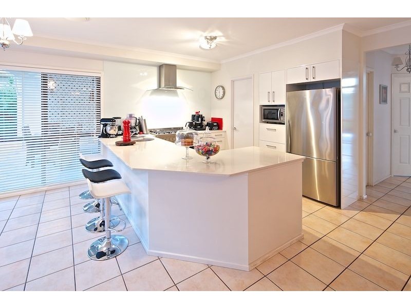 5 Moonda Court, Helensvale QLD 4212