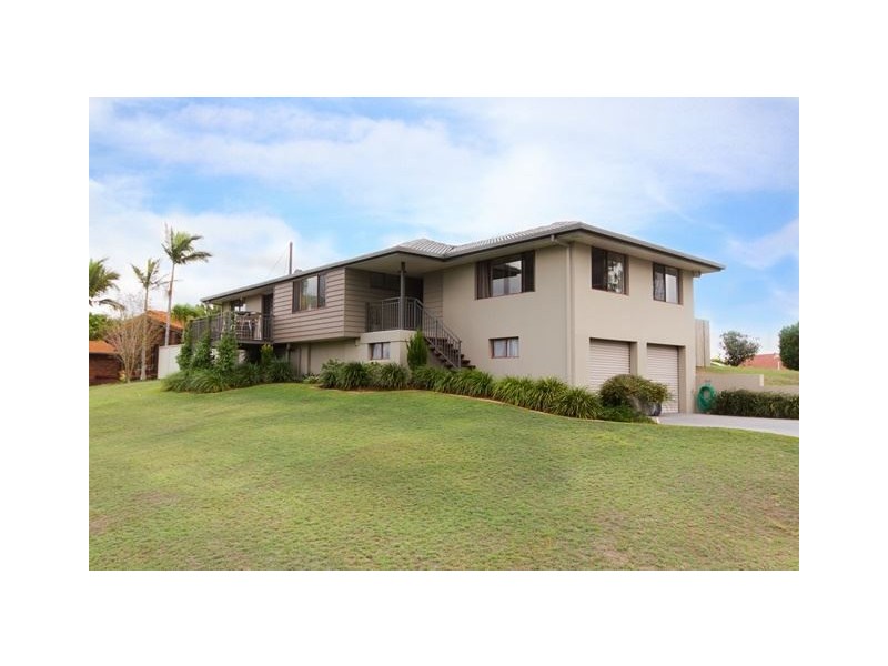 2 Riana Court, Helensvale QLD 4212