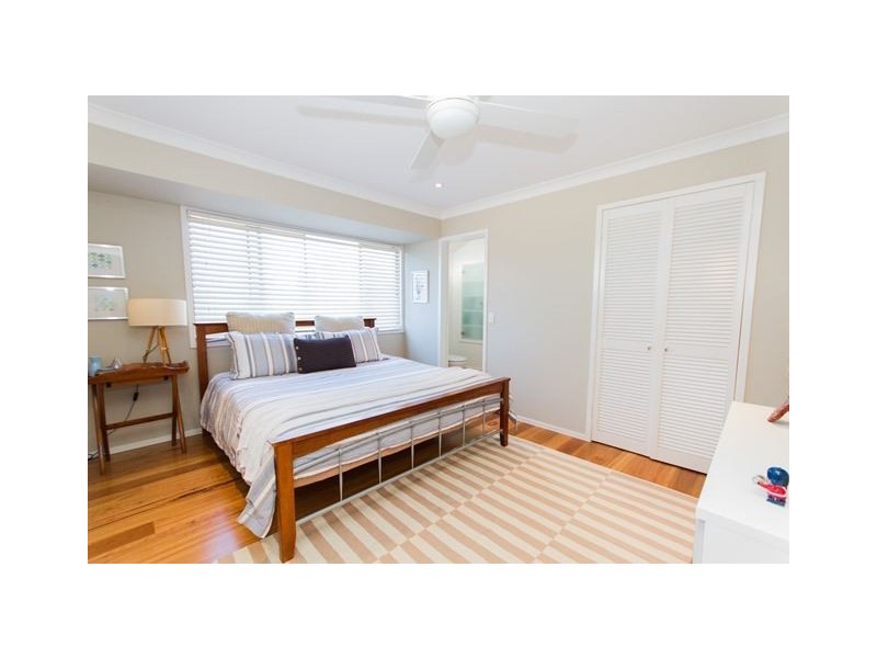 2 Riana Court, Helensvale QLD 4212