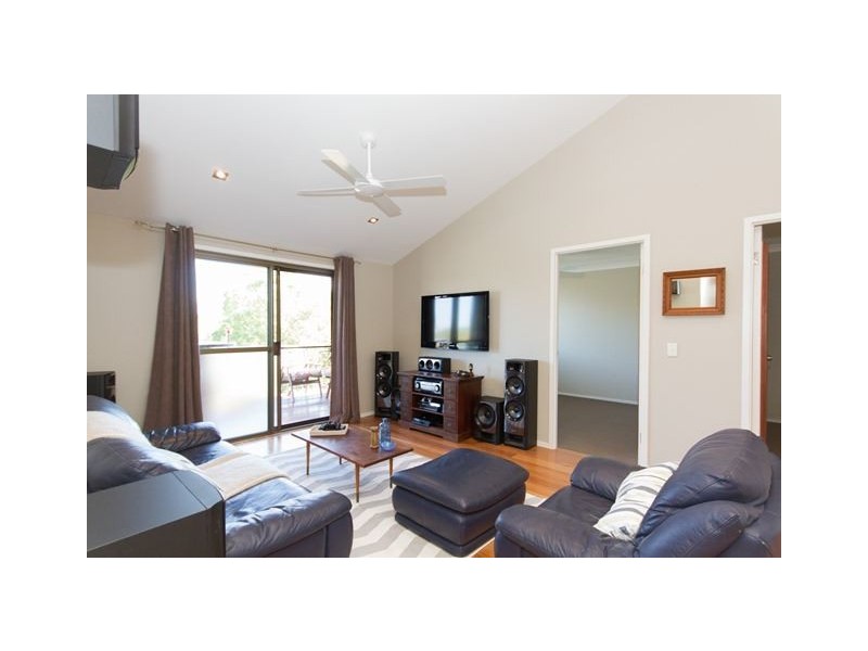 2 Riana Court, Helensvale QLD 4212