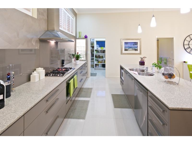 13 Minyon Court, Pacific Pines QLD 4211