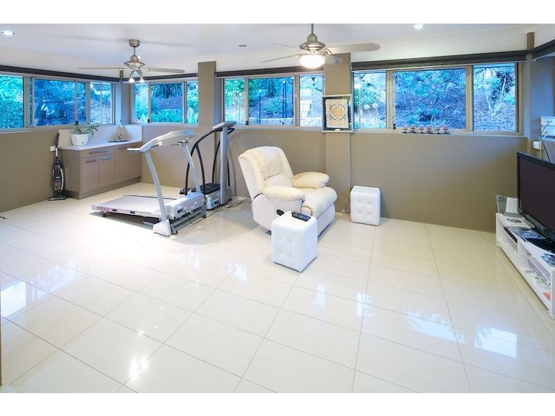 13 Minyon Court, Pacific Pines QLD 4211