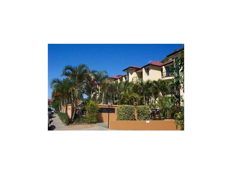 5/2 Fraser Avenue, Miami QLD 4220