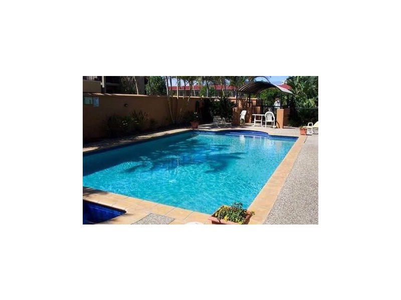 5/2 Fraser Avenue, Miami QLD 4220