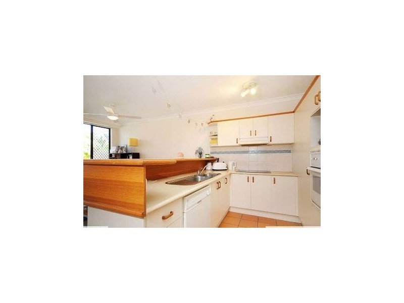 5/2 Fraser Avenue, Miami QLD 4220