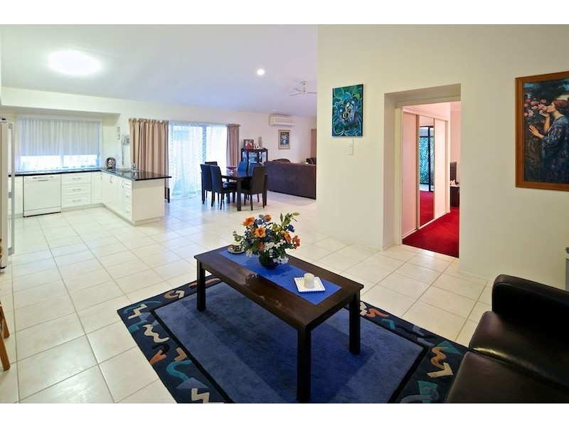 15 Wandilla Drive, Helensvale QLD 4212