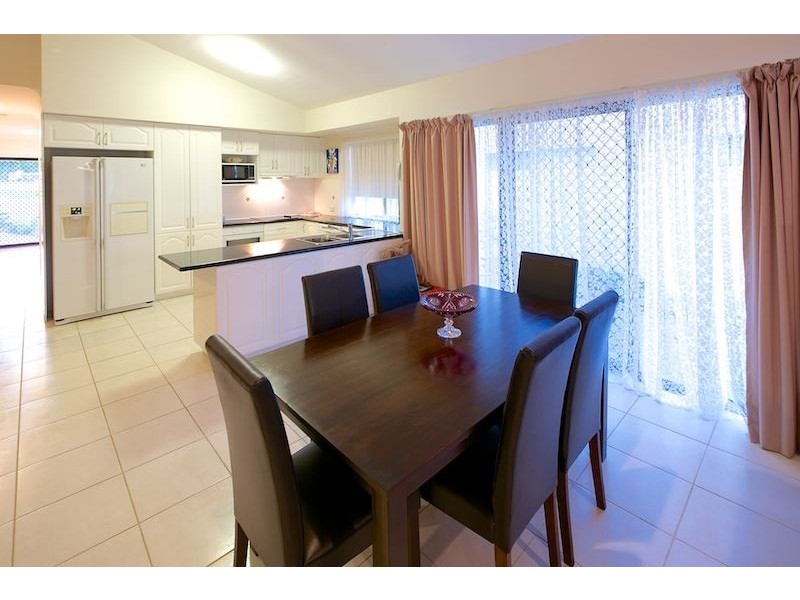 15 Wandilla Drive, Helensvale QLD 4212