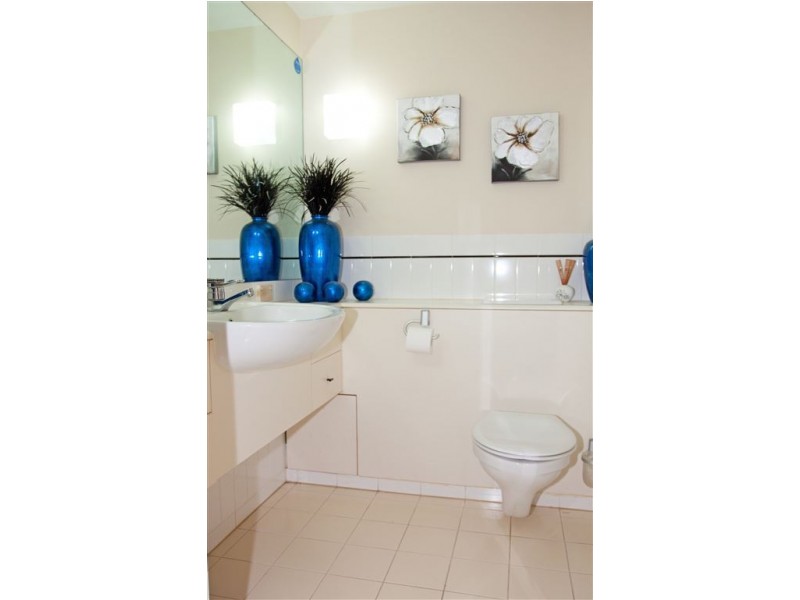 76 Chichester Ave, Arundel QLD 4214