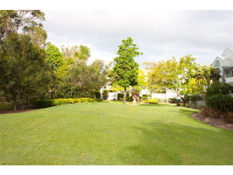 76 Chichester Ave, Arundel QLD 4214