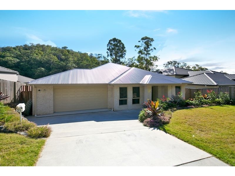 21 Castlereagh Close, Pacific Pines QLD 4211