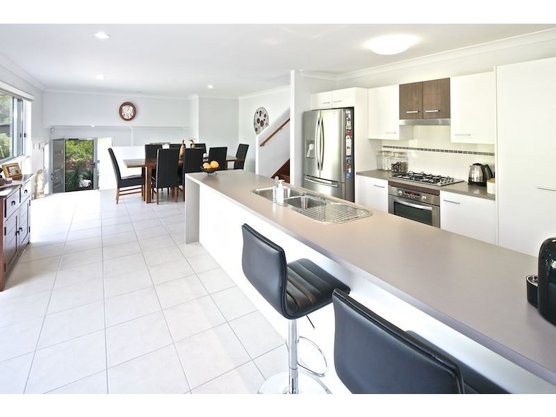 16 Calypso Court, Oxenford QLD 4210