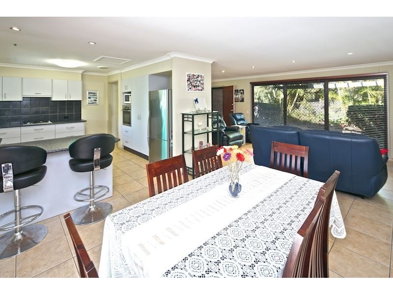 21 Barradine Crescent, Helensvale QLD 4212