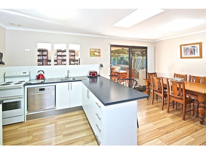 16 Minden Crescent, Helensvale QLD 4212