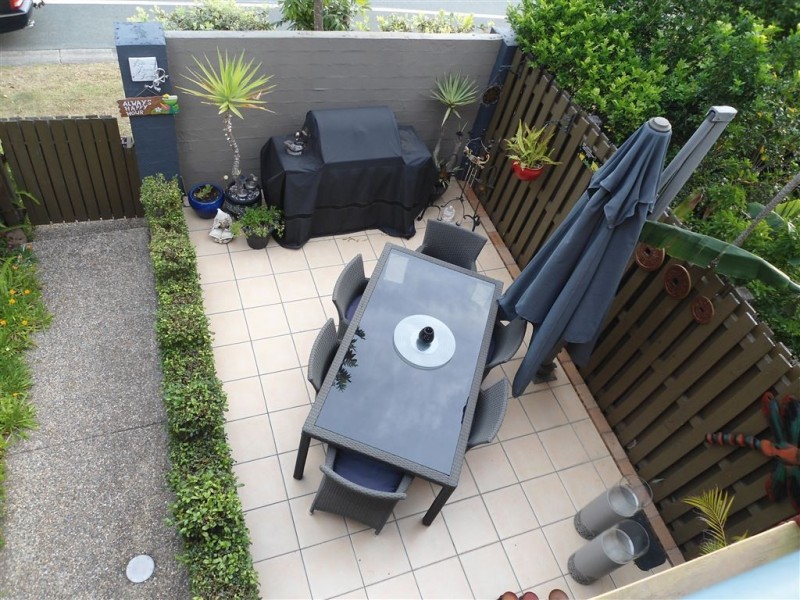 8/1 Pinecrest Court, Oxenford QLD 4210