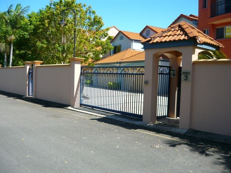 69 John Lund Drive, Hope Island QLD 4212