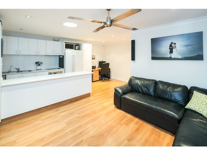 1/5 Paramount Place, Oxenford QLD 4210