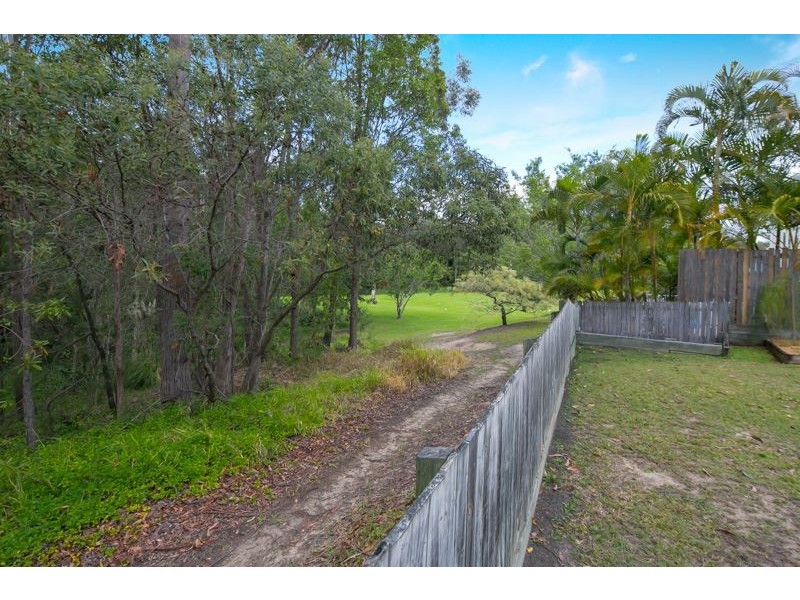 6 Kosciusko Crescent, Southport QLD 4215