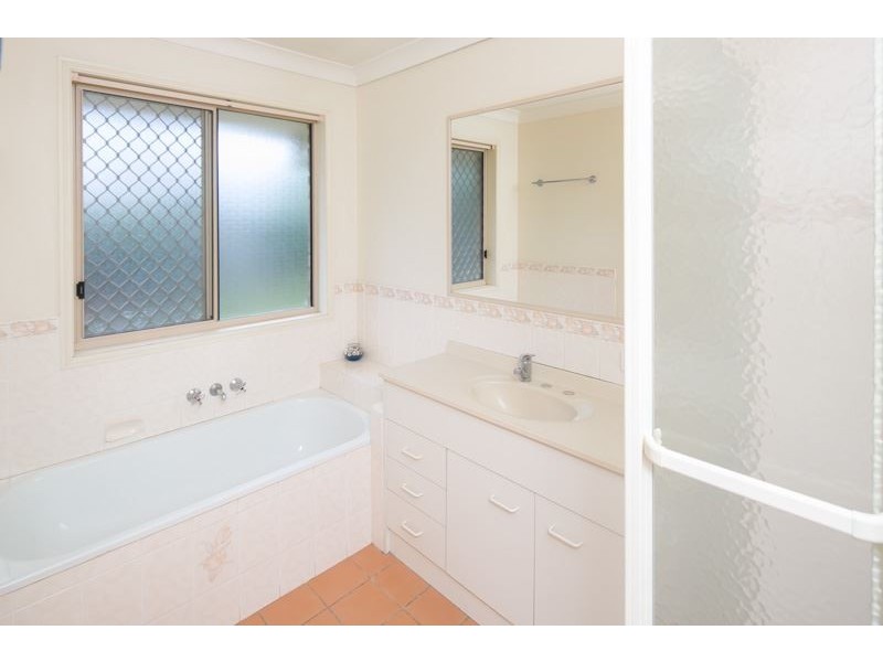 6 Kosciusko Crescent, Southport QLD 4215