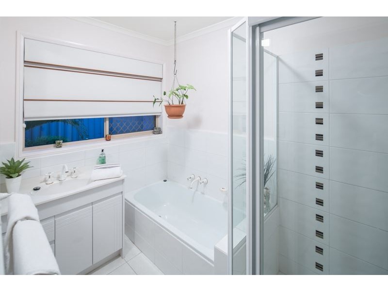 17 Tibouchina Court, Helensvale QLD 4212