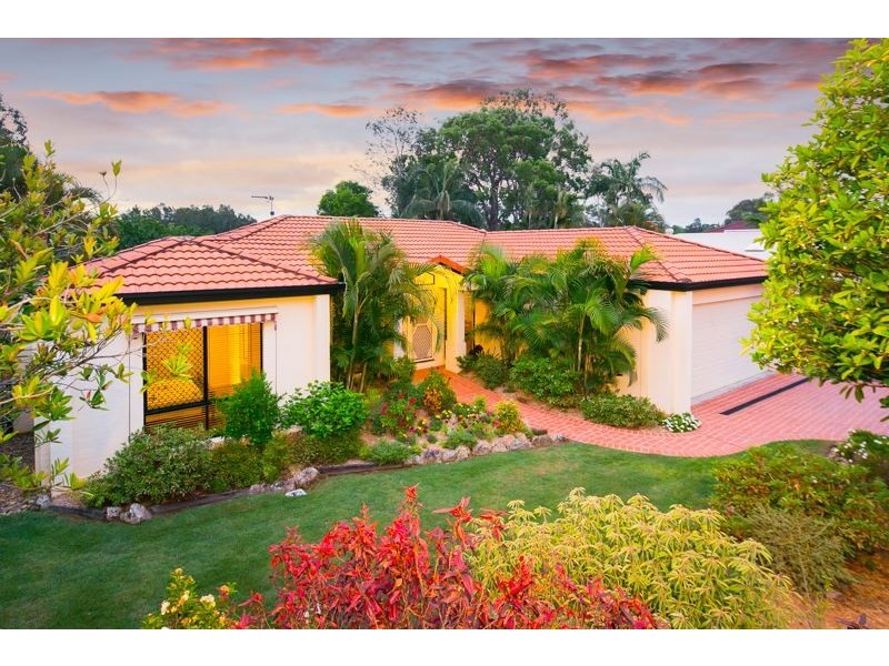 13 Edgeworth Place, Helensvale QLD 4212