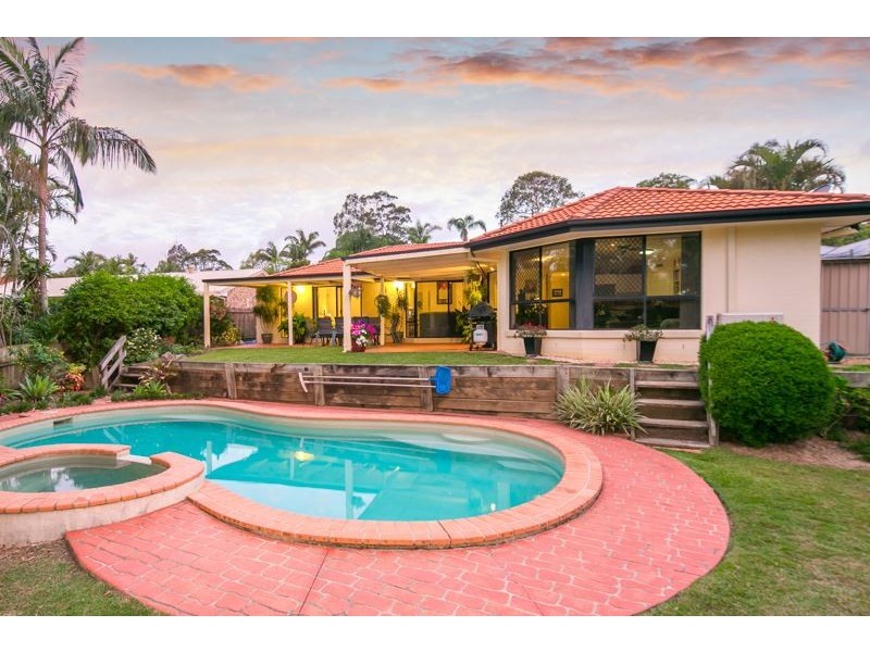 13 Edgeworth Place, Helensvale QLD 4212