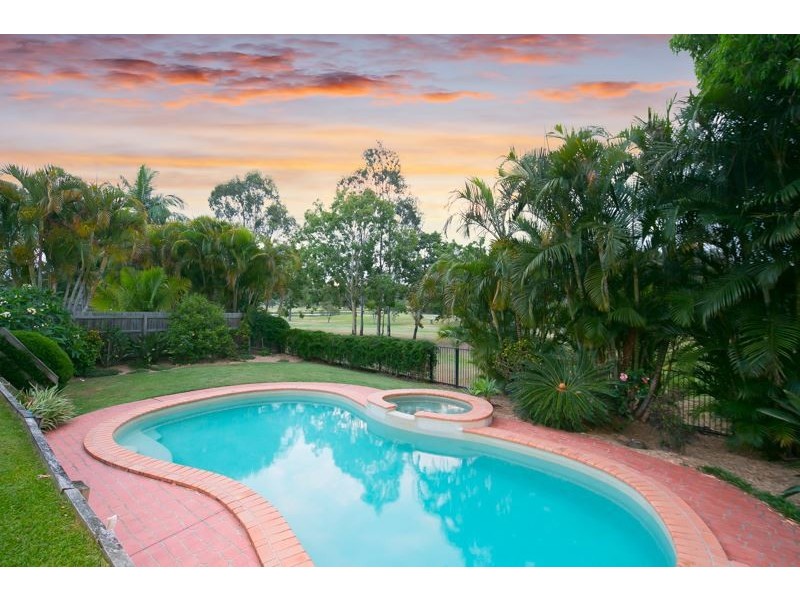 13 Edgeworth Place, Helensvale QLD 4212