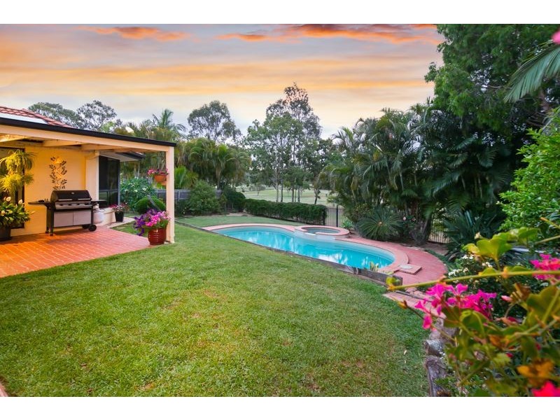 13 Edgeworth Place, Helensvale QLD 4212