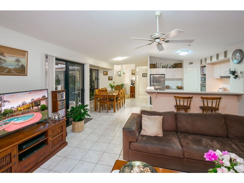 13 Edgeworth Place, Helensvale QLD 4212