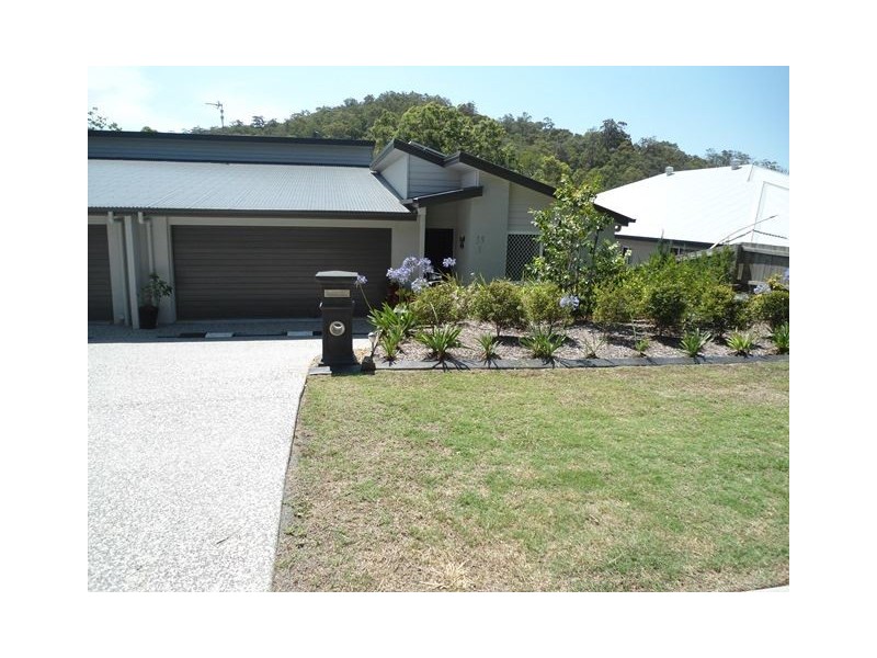 1/39 Castlereagh Close, Pacific Pines QLD 4211