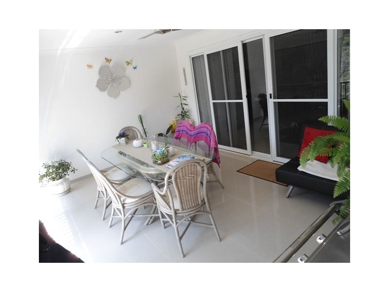 1/39 Castlereagh Close, Pacific Pines QLD 4211