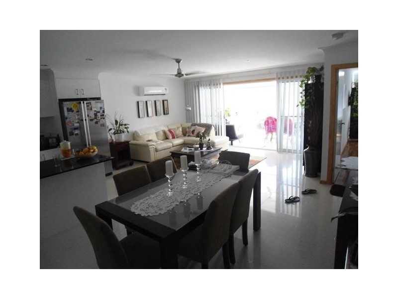1/39 Castlereagh Close, Pacific Pines QLD 4211