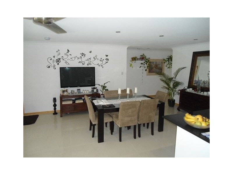 1/39 Castlereagh Close, Pacific Pines QLD 4211