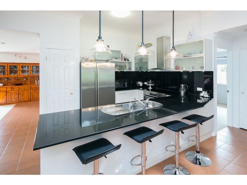 26 Cootharaba Drive, Helensvale QLD 4212