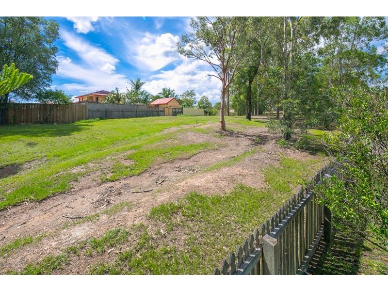 16 Edgeworth Place, Helensvale QLD 4212